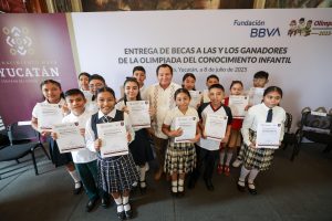 Estudiantes de diversas regiones de Yucatán celebraron su logro en la Olimpiada del Conocimiento Infantil 2025.