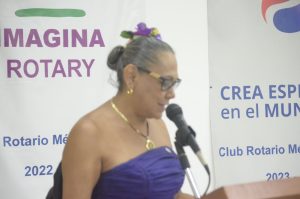 Teresa Castro Cordero rinde protesta como nueva presidenta del Club Rotario Mérida Montejo para el periodo 2025–2026, acompañada de autoridades y socios.