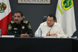 Joaquín Díaz Mena durante la sesión del Consejo Estatal de Seguridad Pública, donde reafirmó su compromiso con la seguridad de Yucatán.