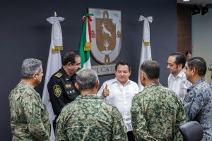Autoridades estatales, federales y municipales coordinan esfuerzos en el C5i para fortalecer la seguridad en todo Yucatán.