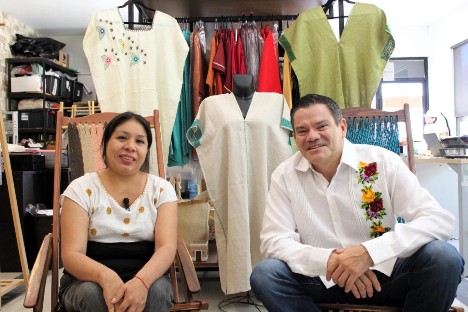Fidelia Ek proyecta el bordado yucateco al mundo con el respaldo del Gobierno del Renacimiento Maya