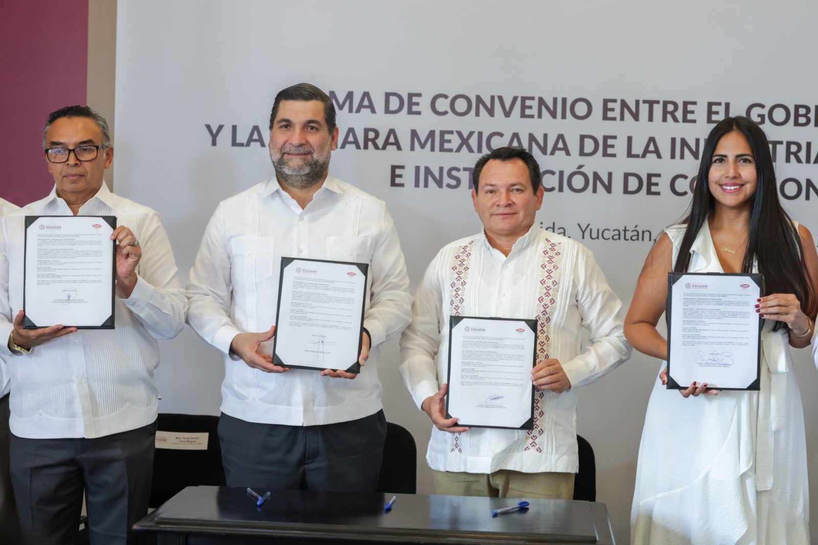 ¡Transparencia sin precedentes! Firman convenio histórico para transparentar obra pública en Yucatán
