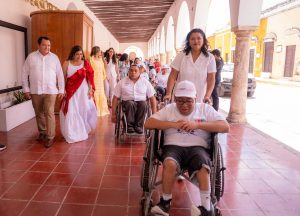 Personas con discapacidad recibieron herramientas y apoyo para alcanzar una vida más autónoma gracias al programa “Jáalk’ab”.