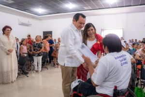 La Presidenta Honoraria del DIF Yucatán, Wendy Méndez Naal, destacó el significado de “Jáalk’ab” como símbolo de libertad e independencia.