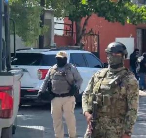 Autoridades detuvieron a cuatro sujetos en Progreso durante un cateo en un predio usado como lavadero de autos.