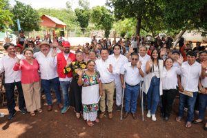 Familias de Houitz y Chacmultún agradecen la llegada del agua potable, resultado del programa “Cooperación en Agua” impulsado por el Renacimiento Maya.