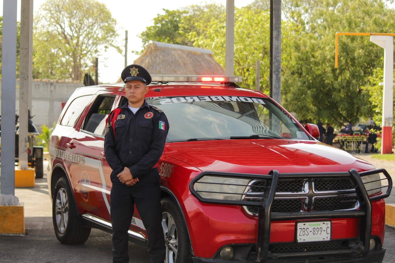 ¡Valentía sin fronteras! Yucateco se une al combate de incendios forestales en Canadá