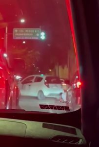 Autoridades atendieron el reporte del 9-1-1 tras el choque que dejó a un motociclista lesionado en Montebello.