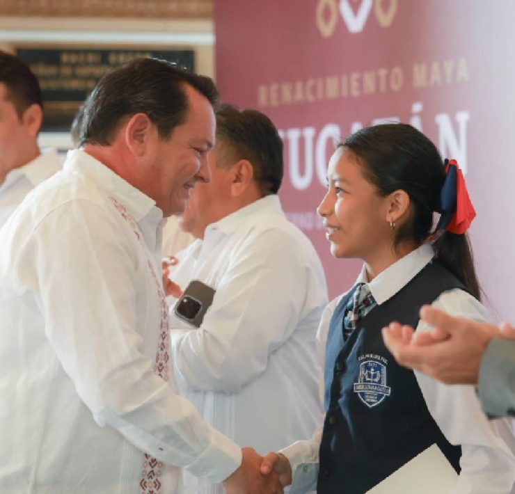 ¡Reconocieron a estudiantes destacados de Yucatán con gran sorpresa!