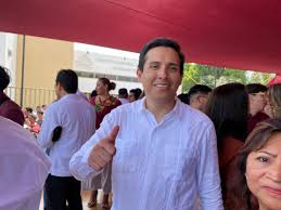 Regidor Adrián Gorocica denunció que el Ayuntamiento de Mérida derrocha dinero en publicidad en lugar de atender necesidades ciudadanas.