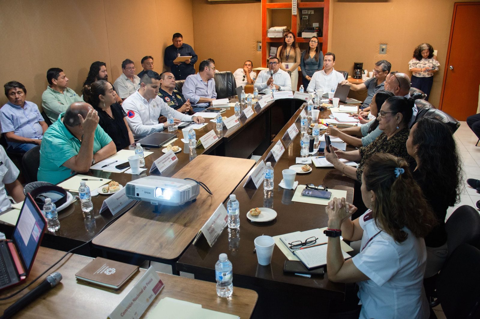 Comité de Marea Roja actualiza señalización en playas de Yucatán