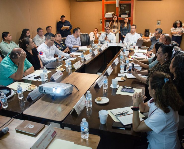 Comité de Marea Roja actualiza señalización en playas de Yucatán