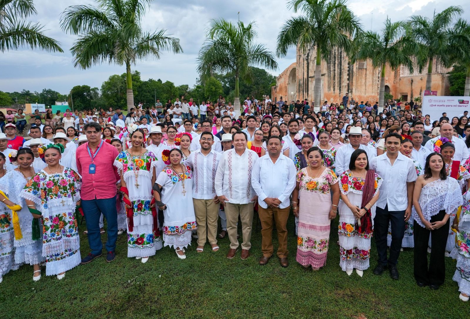 Díaz Mena apuesta por las juventudes yucatecas con hechos no promesas