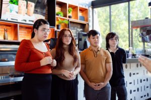 Estudiantes del Tecnológico de Software presentan sus proyectos durante el Foro de Tecnología Aplicada al Sargazo, demostrando cómo la innovación juvenil puede convertirse en la solución ante el sargazo en Yucatán.