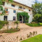 ¡Revés Judicial! Juez federal revierte entrega de hoteles Mayaland y The Lodge Chichén Itzá