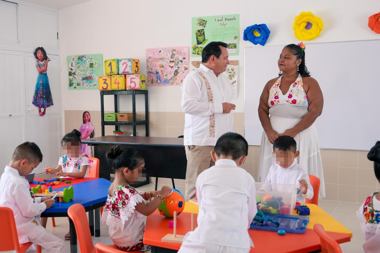 Gobernador Joaquín Díaz Mena cumple a alumnas y alumnos del preescolar “Cuitláhuac” de Tixcacal