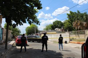 Los diez narcomenudistas fueron puestos a disposición del juez correspondiente; los inmuebles quedaron asegurados como parte del proceso legal.