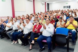 Presentación oficial de la Plataforma Estatal de Ciencia, Tecnología y Humanidades en Yucatán, encabezada por autoridades estatales.