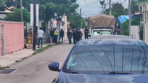 Momento en que el implicado en pleito familiar fue detenido por la SSP en Chuburná de Hidalgo.