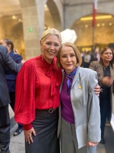 La senadora de Yucatán, Verónica Camino Farjat es vicepresidenta electa del Senado, consolidando su liderazgo dentro de la política nacional.