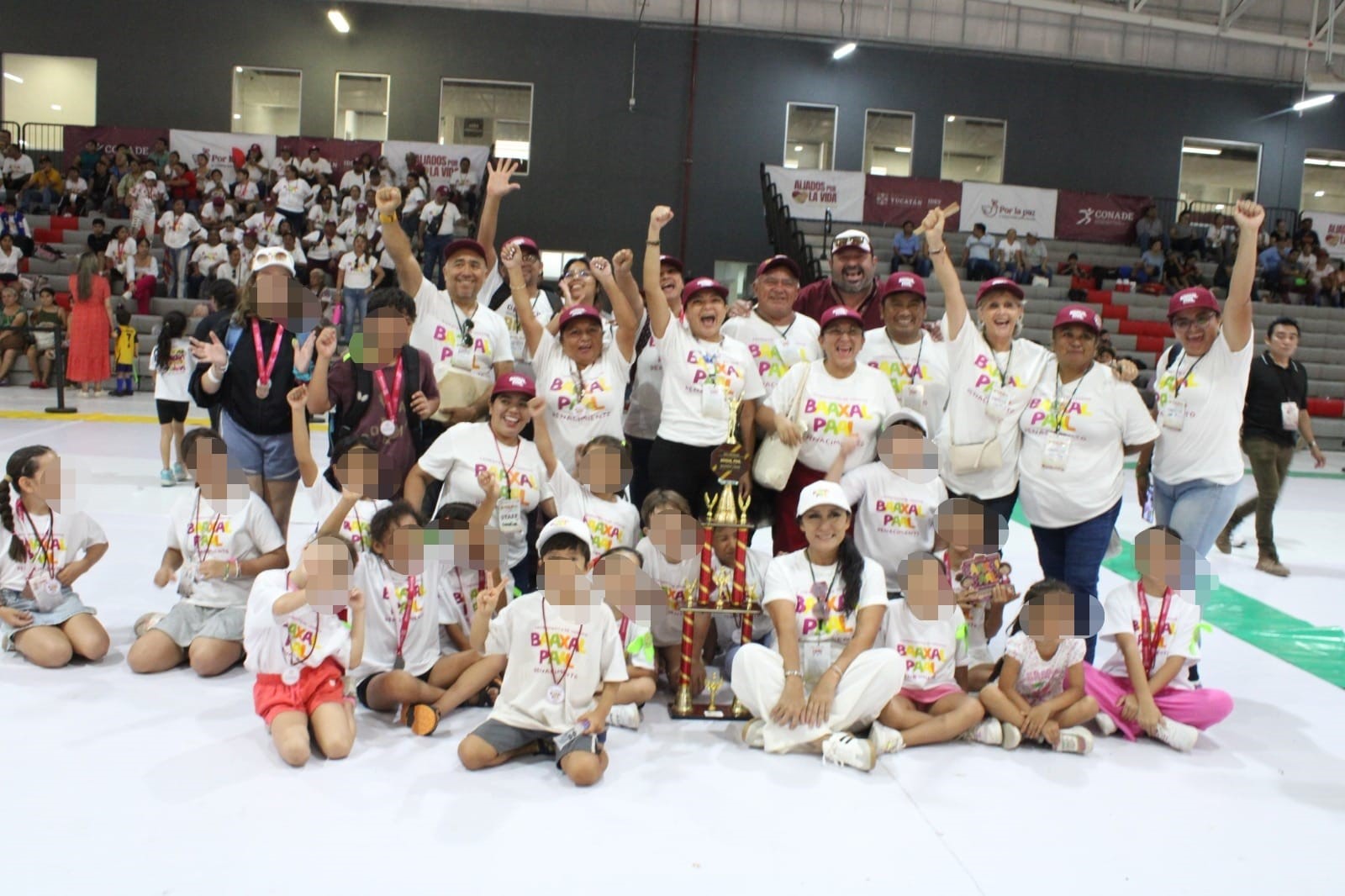 Con gran participación y entusiasmo concluyó el campamento de verano “Baaxal Paal Renacimiento 2025”, que este año se llevó a cabo en 22 sedes deportivas de Mérida y en 9 municipios del interior del estado.