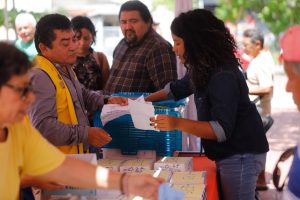 Vecinos de colonias como Amapola, Lindavista y Porvenir participaron en la Exitosa jornada de salud visual, recibiendo exámenes de vista y lentes a bajo costo.