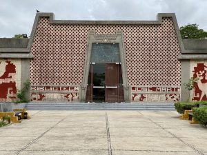 La biblioteca “Carlos R. Menéndez” del Parque de las Américas, testigo del paso del tiempo y de la riqueza cultural en Yucatán.