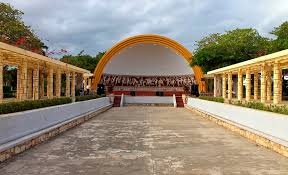 La Concha Acústica del Parque Las Américas, escenario de música y arte que refleja la historia y tradición de Mérida.