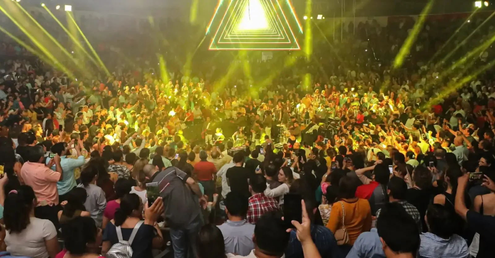 Cartel oficial y artistas confirmados en el Palenque de Xmatkuil 2025