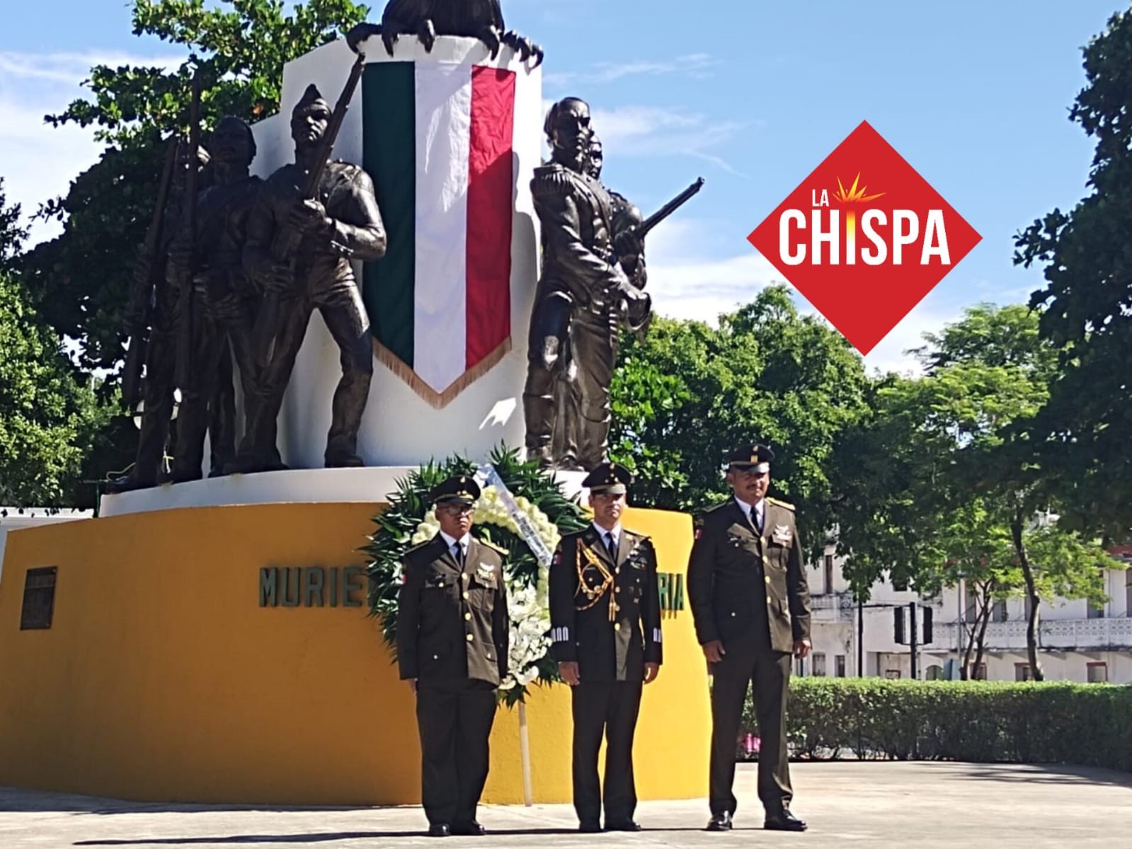 Autoridades civiles y militares, junto al Gobernador Joaquín Díaz Mena, participaron en la ceremonia en honor a los cadetes caídos en Chapultepec