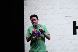 En el cierre del Much'Ik 2025, el actor Armando Hernández encabezó la conferencia ``Vida ordinaria, Oportunidad extraordinaria´´.