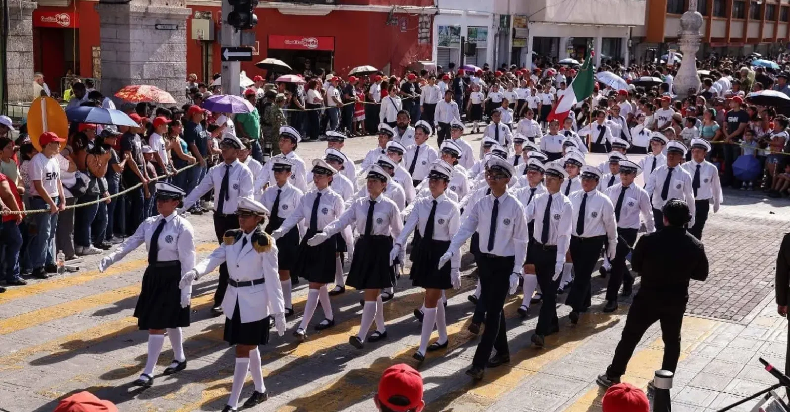 Jóvenes dieron muestra de disciplina y orgullo en Yucatán