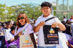Recorrido inaugural del Programa "Juventud- Es Conciencia" en Yucatán, donde los jóvenes exploraron museos y espacios históricos para fortalecer su aprendizaje y creatividad.