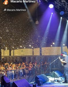 Macario Martínez en el escenario, cerrando con broche de oro el Much’Ik 2025.