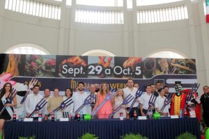 Autoridades celebran el inicio de la Séptima edición del Mérida Restaurant Week, una fiesta gastronómica que impulsa la economía local.