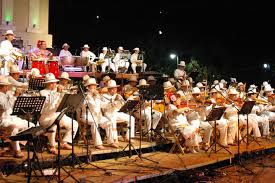 La Orquesta Típica de Yucalpetén se presentará antes de la ceremonia del grito de independencia.