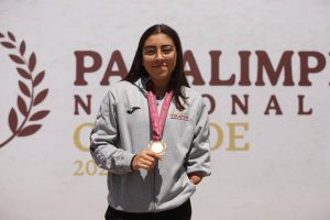 Diana Torres brilló en la alberca al conquistar siete medallas de oro para Yucatán.