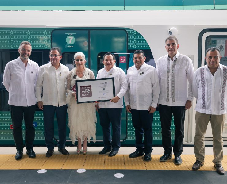 Gobernador Joaquín Díaz Mena atestigua entrega del distintivo “Hecho en México” al Tren Maya