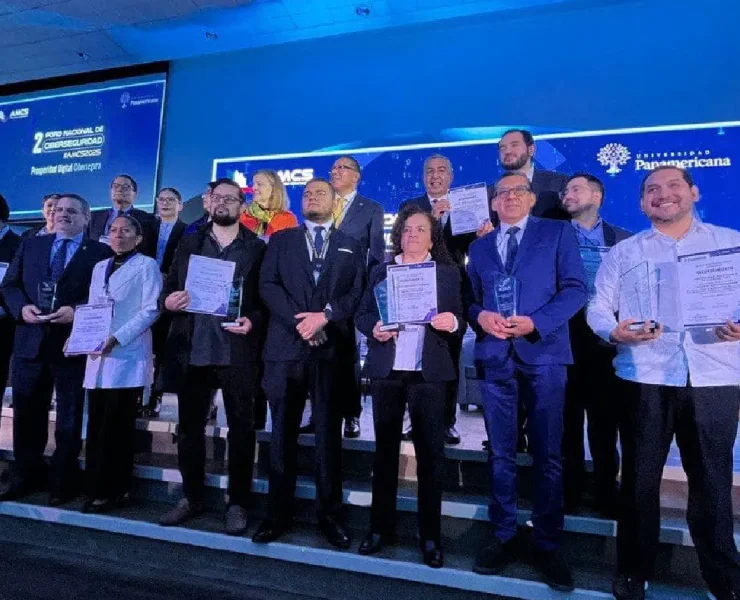 UPY recibió premio por contribuir a la ciberseguridad en México