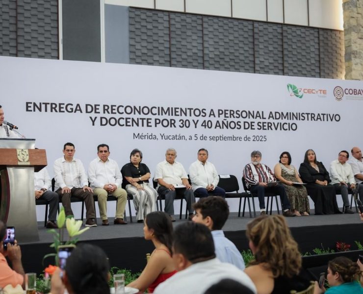 Reconocimiento Real: Yucatán amplía aguinaldo a docentes de nivel medio superior