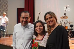 Autoridades y representantes culturales asistieron al festejo donde Yucatán 92.9 FM celebra 35 años de promover la identidad, la educación y la unión social en el estado.