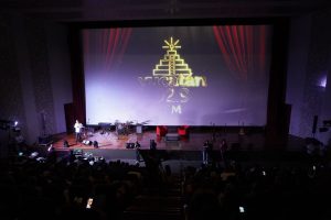 Durante la ceremonia conmemorativa, la directora Brenda Sánchez Rodríguez reafirmó el compromiso de Yucatán 92.9 FM, que celebra 35 años al servicio de la comunidad yucateca.