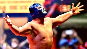 Blue Demon Jr. fue trasladado de emergencia tras sufrir un accidente automovilístico, mientras su familia y fans esperan noticias sobre su recuperación.