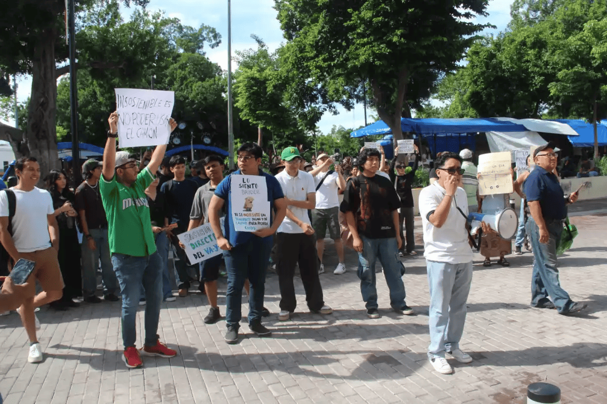Estudiantes exigen soluciones ante la crisis del transporte Va y Ven