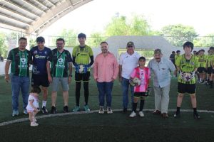 Autoridades del IDEY e Imdut realizaron la entrega oficial de la cancha de fútbol rápido rehabilitada, fortaleciendo el deporte en Yucatán.