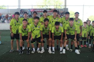 Jugadores del Club Itzaes estrenaron con entusiasmo la nueva cancha de fútbol rápido rehabilitada en el Parque Lineal Los Paseos.