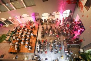 La Banda de Música del Estado inauguró la velada en el Pasaje Picheta con un emotivo concierto lleno de tradición y orgullo yucateco.