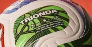 Cada detalle del balón oficial del Mundial 2026, Trionda, rinde homenaje a las tres naciones anfitrionas con íconos como el águila mexicana, la hoja de arce y la estrella estadounidense.