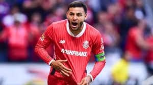 El cuerpo médico del Toluca evalúa la evolución de Alexis Vega, quien podría perderse lo que resta del torneo por su lesión muscular.