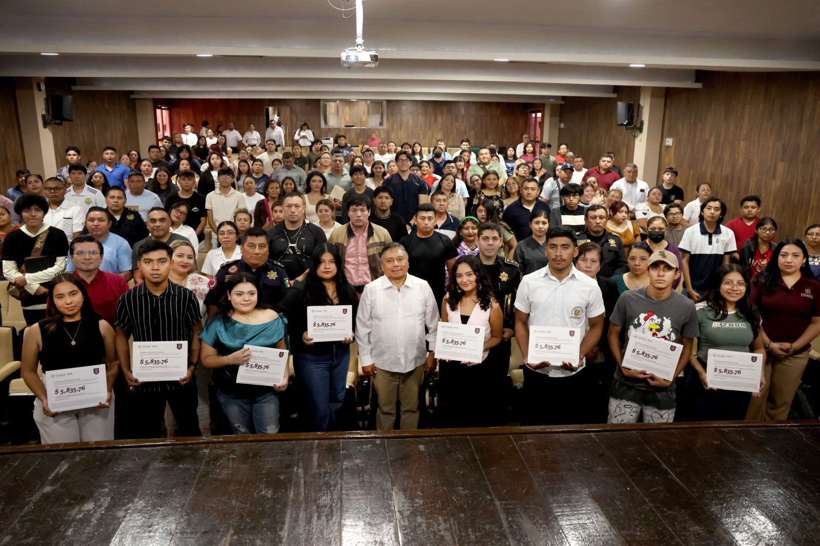 Becas Blindadas: Respaldan con becas a hijas e hijos de policías en Yucatán